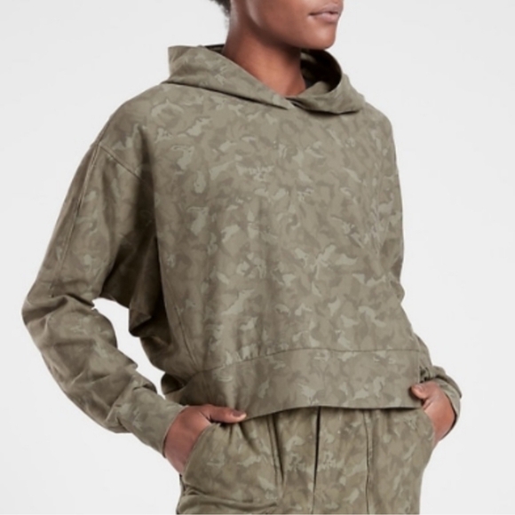 Athleta Green Camo Farallon Printed Hooded Sweatshirt Size XL - Picture 1 of 6